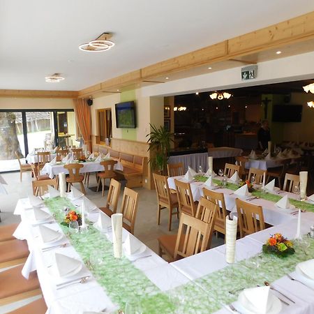Gasthof Trattner Pension Waldhof Sankt Peter am Kammersberg Buitenkant foto