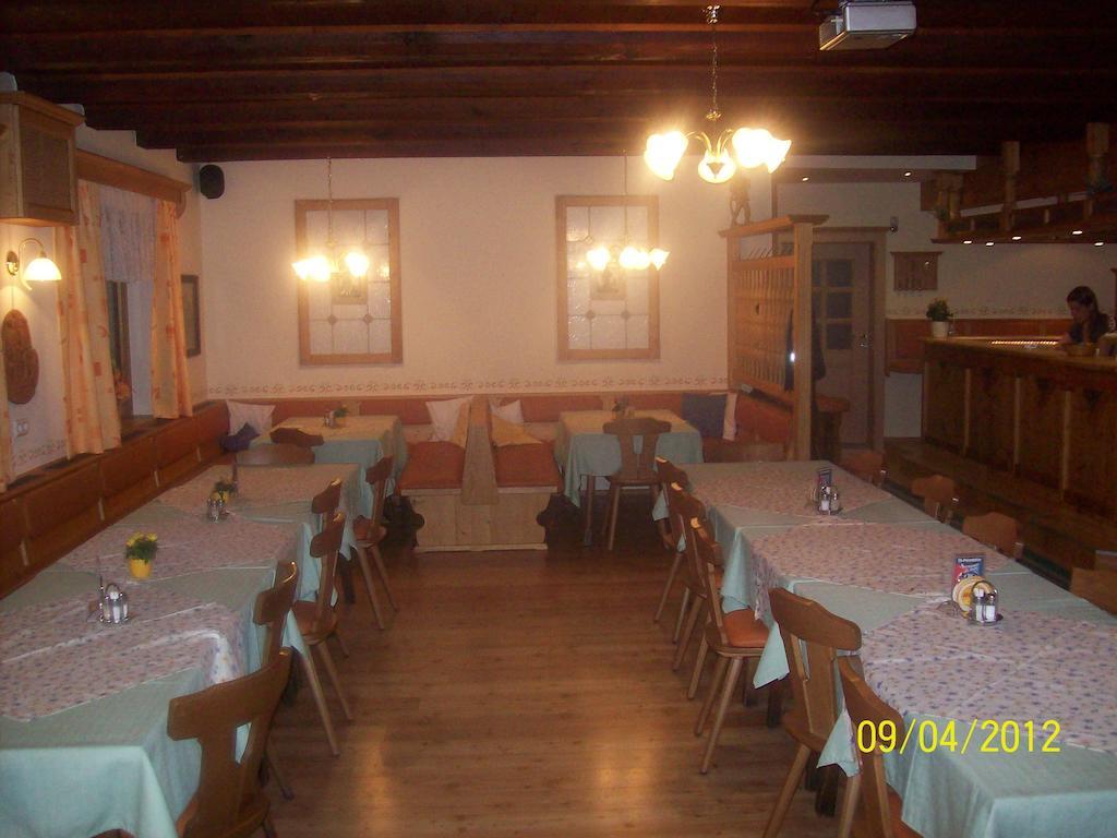 Gasthof Trattner Pension Waldhof Sankt Peter am Kammersberg Buitenkant foto